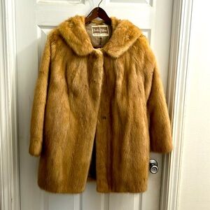 faux fur coat 🧥